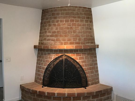 Beehive Fireplace (wood burning)