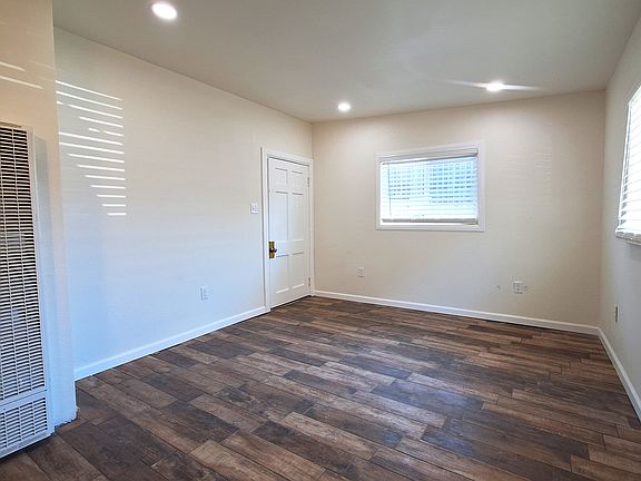 3rd image of 835 W Beach Ave #9