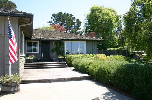 1st image of 8 Benito Ave