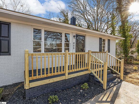 5th image of 455 Lucerne Dr