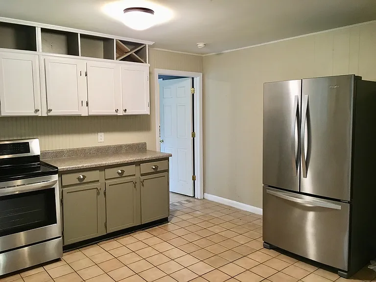 606 N Maple St — Photo 11
