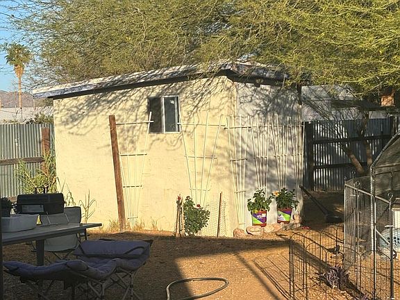 3rd image of 119 E 4th St