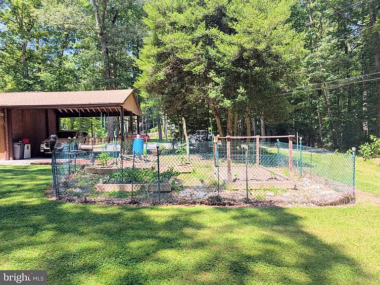 6997 Gilbeth Rd — Photo 41