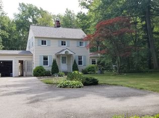 2571 Hanna Rd, Willoughby Hills, OH 44094