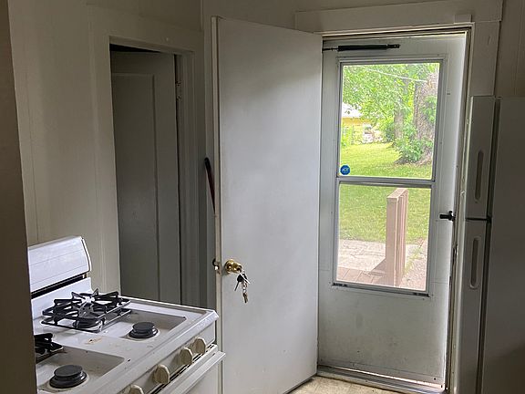 3rd image of 2111 N 43rd St #43