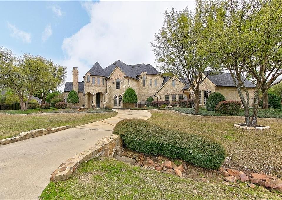 1st image of 1608 Fair Oaks Dr
