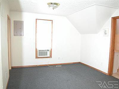 5th image of 1103 1/2 S Sherman Ave