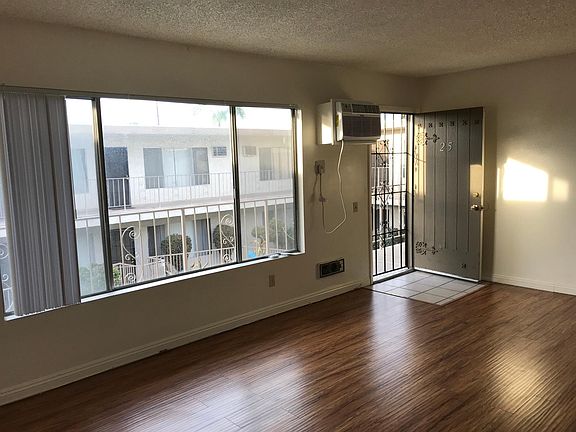 5th image of 721 S Webster Ave APT 25