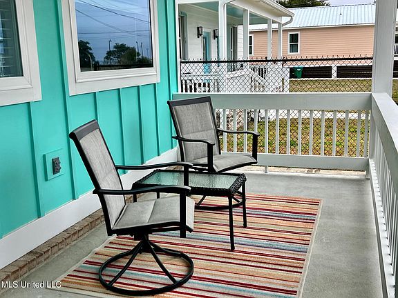 3rd image of 1211 Ocean View Dr