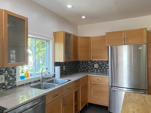 16 Gould Ave Floor 2, Malden, MA 02148