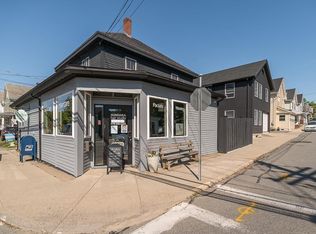 37 Topsfield Rd, Ipswich, MA 01938