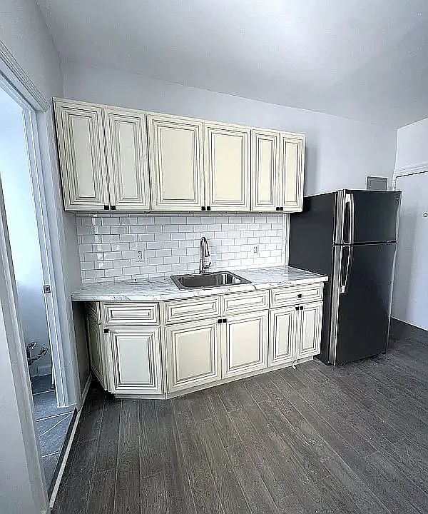 1st image of 20-77 Steinway St #3