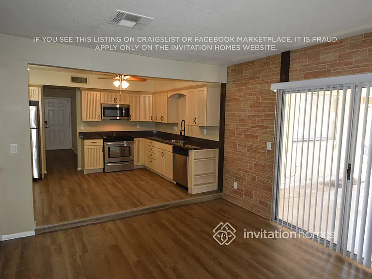2301 W Waltann Ln — Photo 6