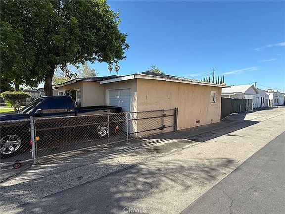 4th image of 2741 Seaman Ave