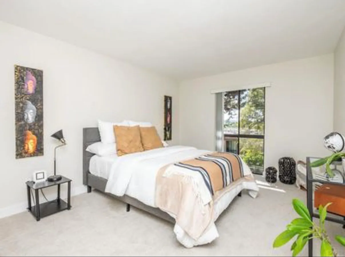 2 bed, 1048 sqft, $2,800 — Photo 4
