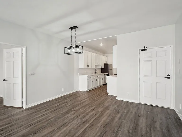 1620 South Bentley Ave — Photo 44