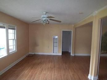 2nd image of 322 Woodbine Ave NW