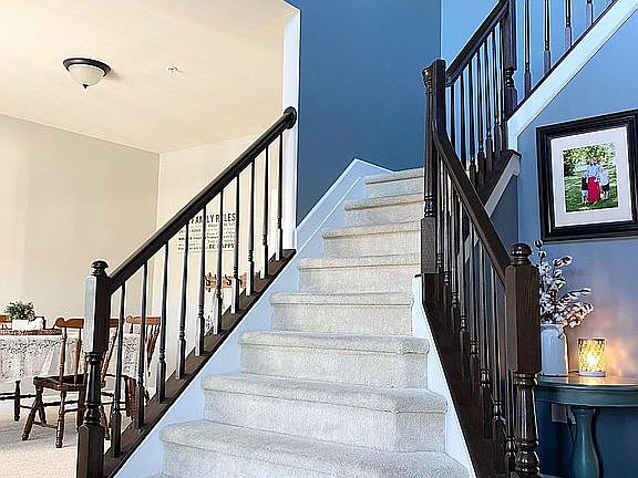 5th image of 225 Fountain Ln