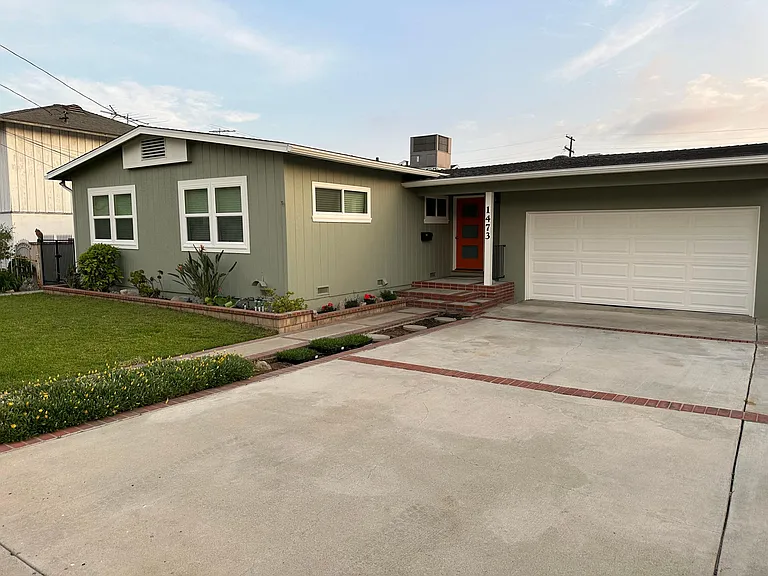1473 Fulton Ave — Photo 4