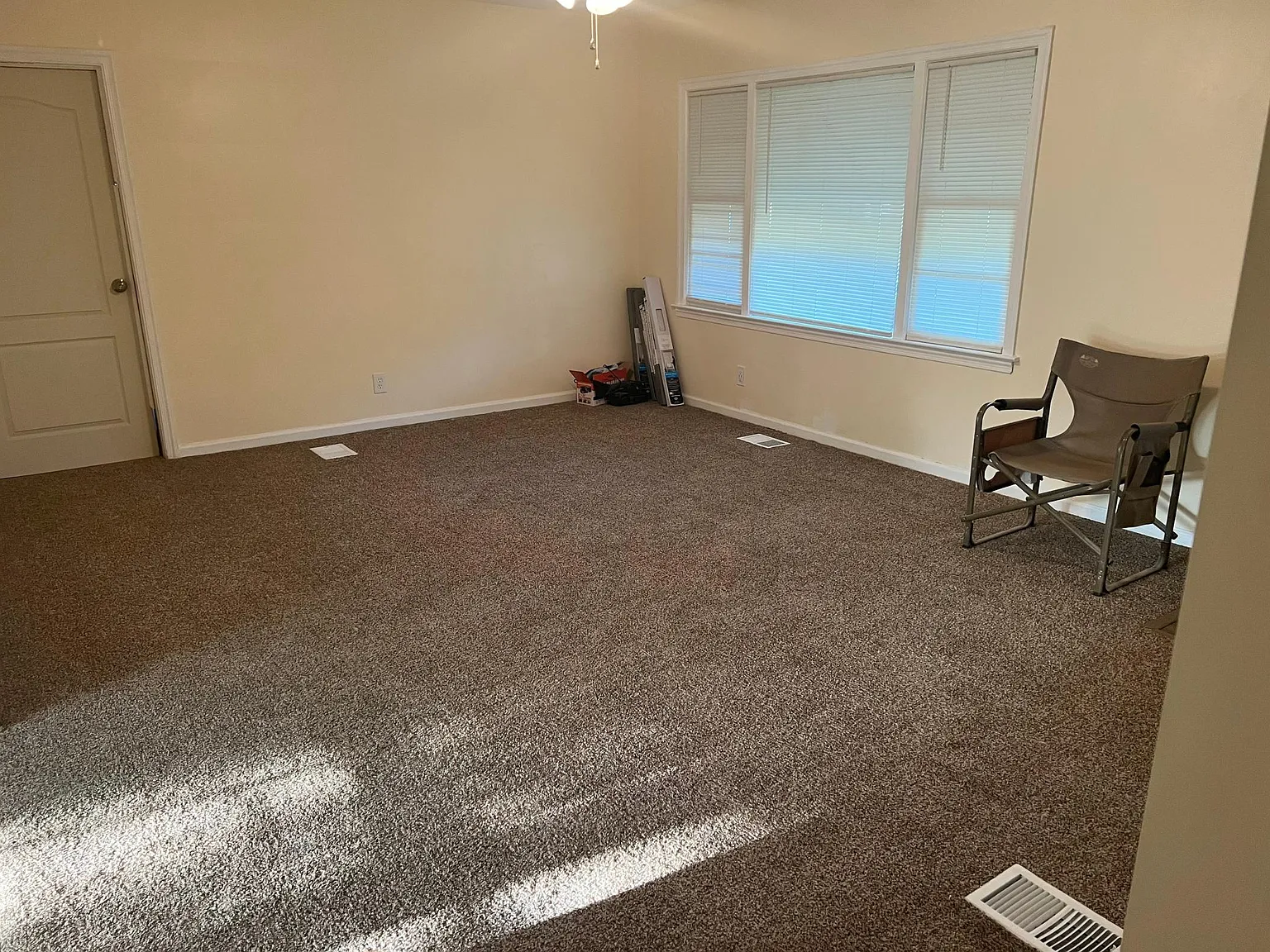 927 Booker Ave — Photo 3