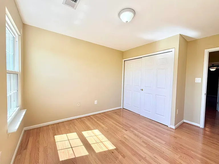 18489 Sierra Springs Sq — Photo 22