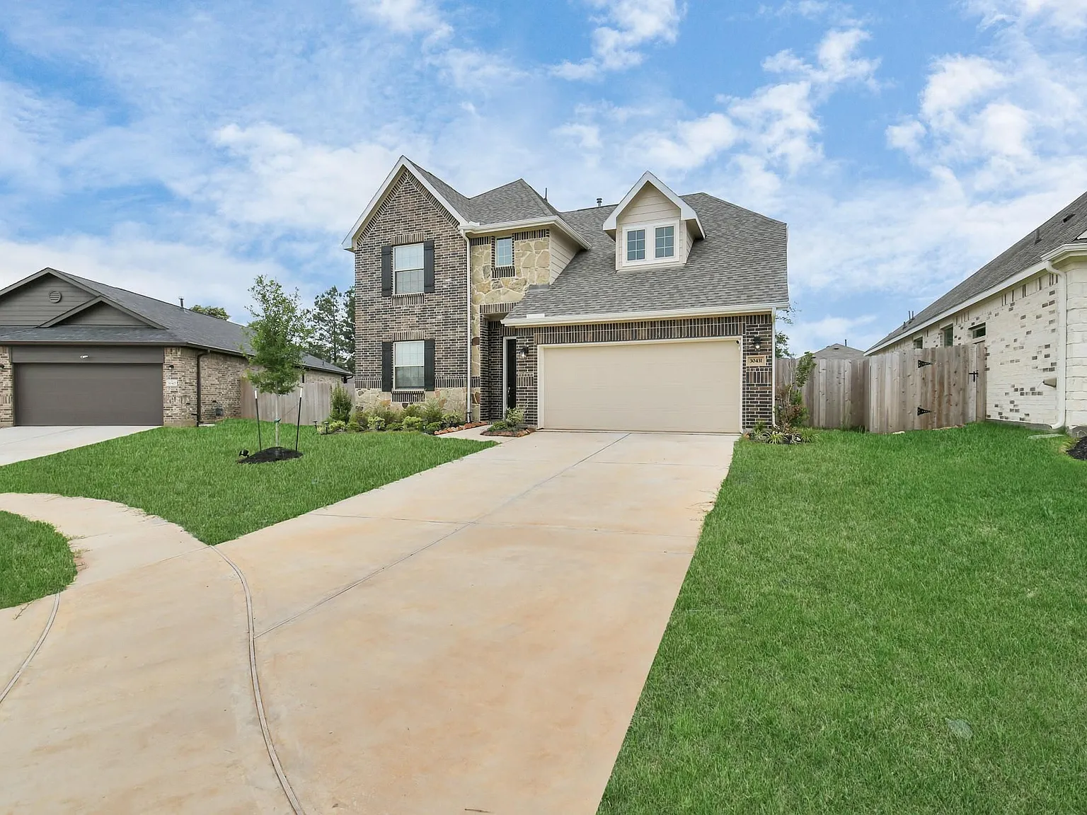 5 bed, 3.5 bath, 2974 sqft, $2,850 — Photo 2