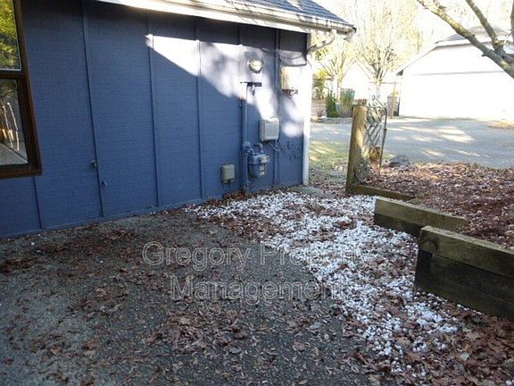 4th image of 18307 NE 92nd Ct