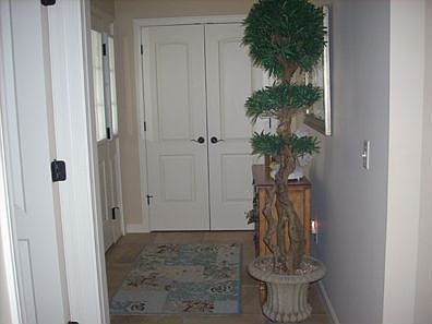 3rd image of 140 Saybrook Blvd