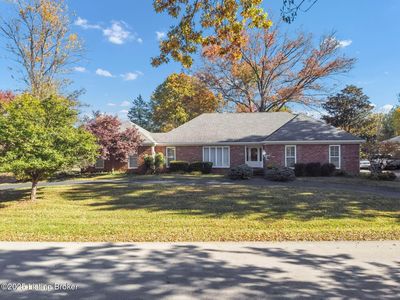 2417 Chattesworth Ln, Old Brownsboro Place, KY, 40242