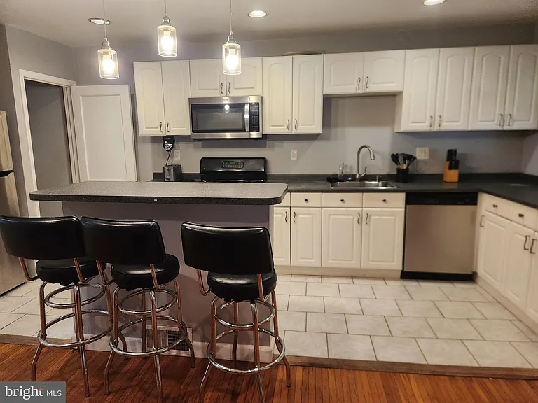 5819 Bustleton Ave — Photo 10