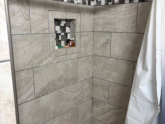 5th image of 24 Woodmont Dr #1A