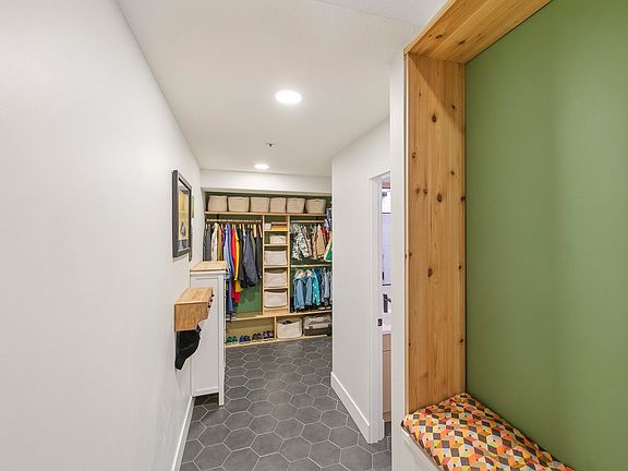 5th image of 3131 Main St #108