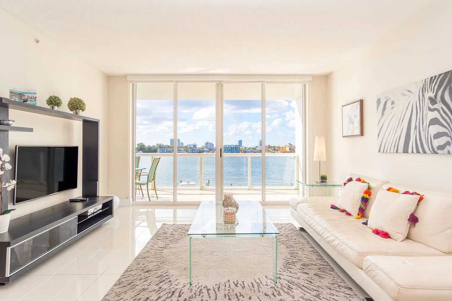 2 bed, 2.0 bath, 1302 sqft, $9,548 — Photo 1