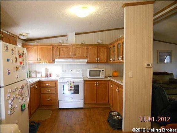 3rd image of 554 Dogwood Cir