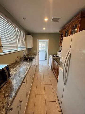 411 Birch St — Photo 4