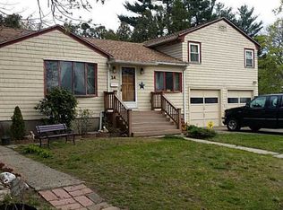 14 Seneca St, Warwick, RI 02886