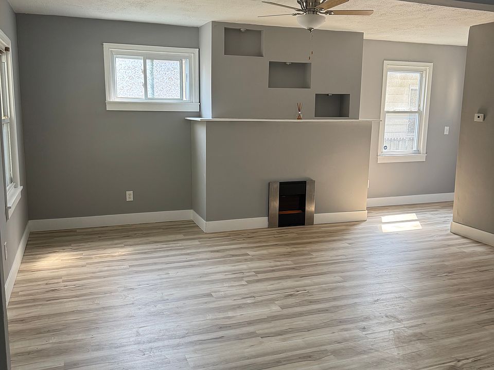 1st image of 3680 W 139th St