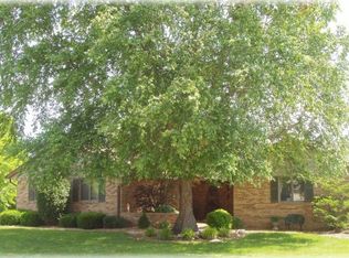 1978 Banyan Tree Rd, Collinsville, IL 62234