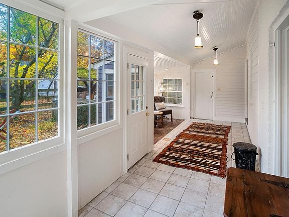 4th image of 60 Princeton Ave