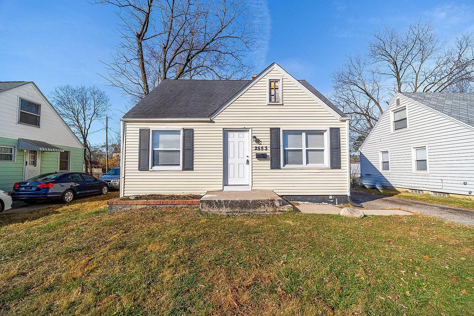 2553 Hamilton Ave photo 1