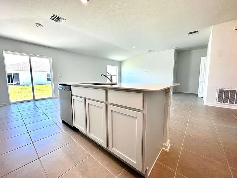 2102 Chris Dr — Photo 20