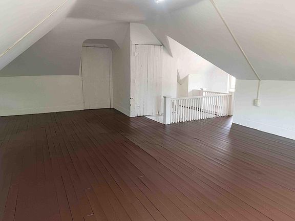 2nd image of 817 Geneva Ave SE #2
