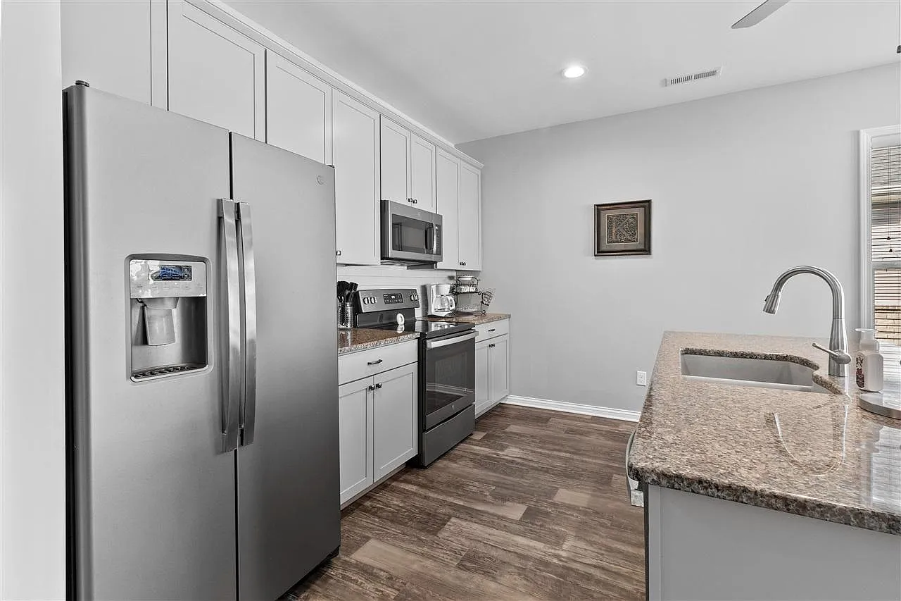 823 Saucer Ct — Photo 1