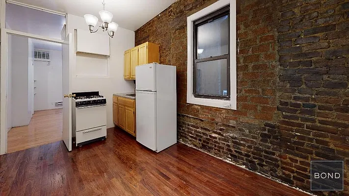 Rented by Bond New York | media 7