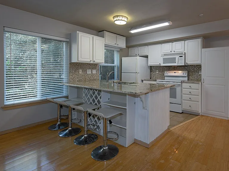 5551 Lakemont Blvd SE #1101 — Photo 3