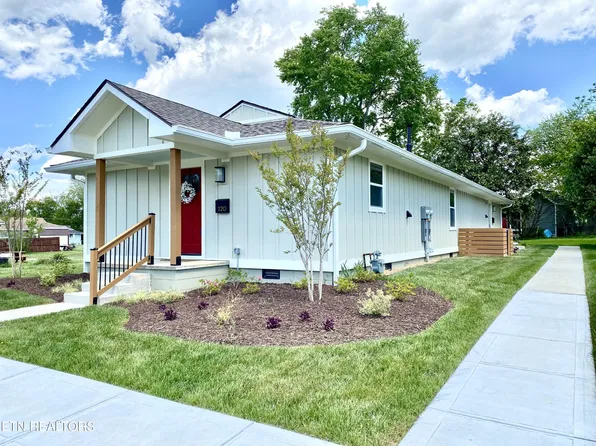 120 Marquette Rd, Oak Ridge, TN 37830