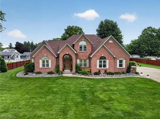 12 Lake Breeze Dr, Conneaut, OH 44030