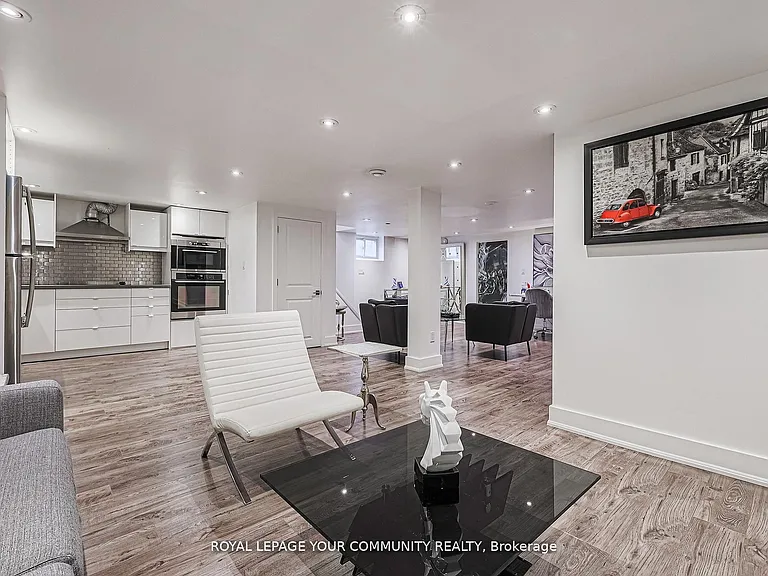 52 Princeway Dr #LOWER — Photo 9