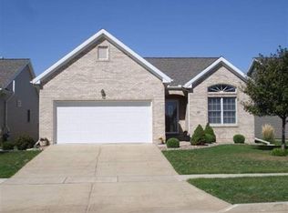40 Crista Ann Ct, Bloomington, IL 61704