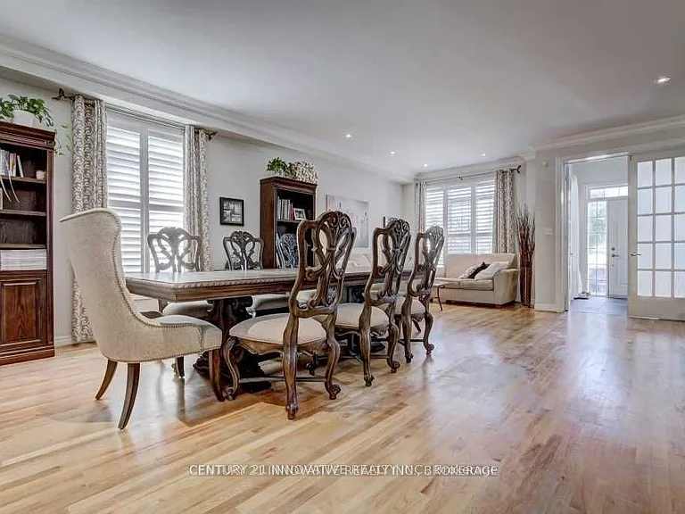 19 Brookgreene Cres — Photo 5